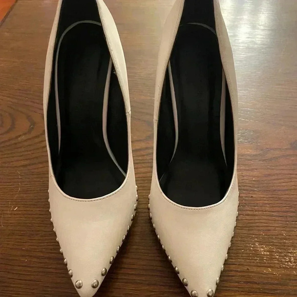 Wild Diva Lounge Studded pointed heels shoes. Little mark on the heal. S… - Picture 6 of 14